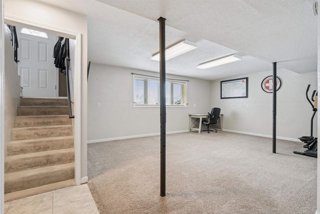 3824 Monterey Drive, Waterloo, IA 50701