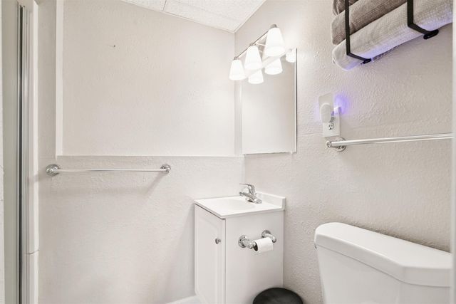 3824 Monterey Drive, Waterloo, IA 50701