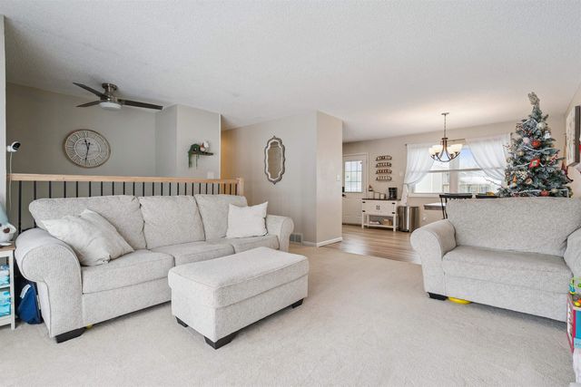 3824 Monterey Drive, Waterloo, IA 50701