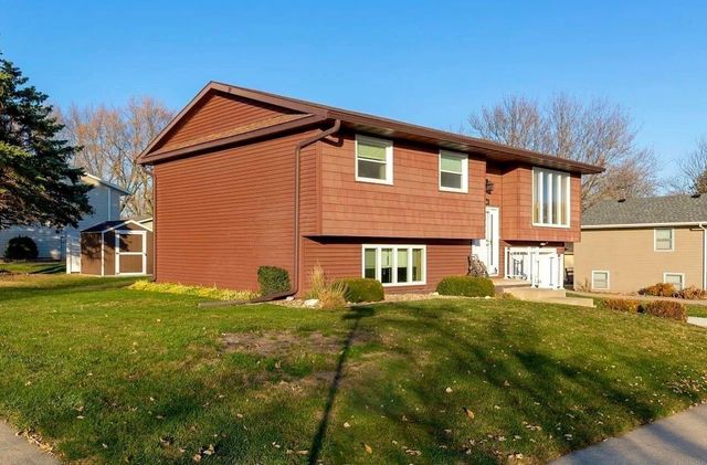3824 Monterey Drive, Waterloo, IA 50701