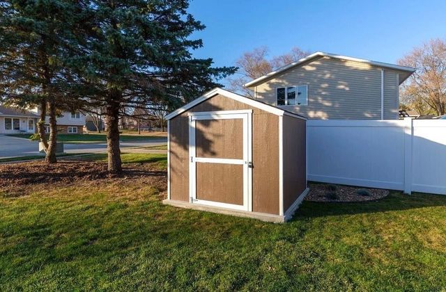 3824 Monterey Drive, Waterloo, IA 50701