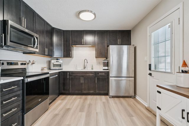 3824 Monterey Drive, Waterloo, IA 50701