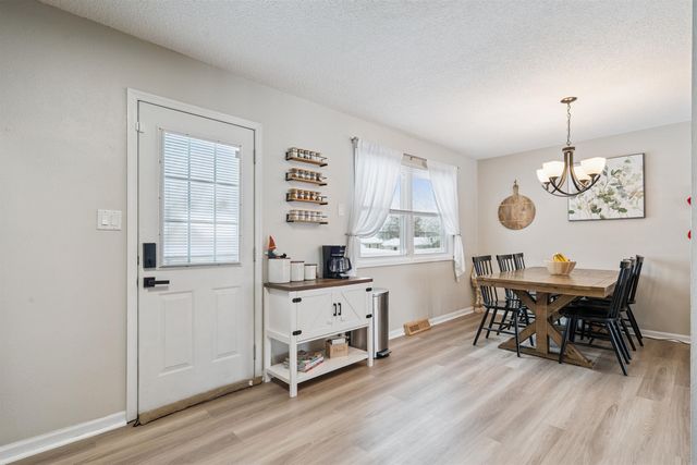 3824 Monterey Drive, Waterloo, IA 50701