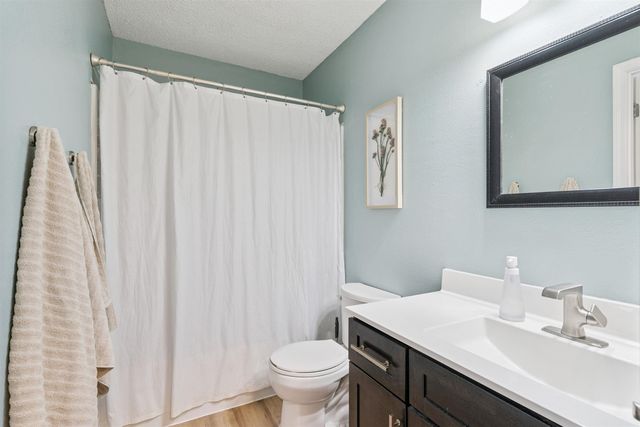 3824 Monterey Drive, Waterloo, IA 50701