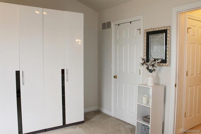 45411 N Stonewood Road, Canton, MI 48187