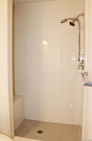 45411 N Stonewood Road, Canton, MI 48187
