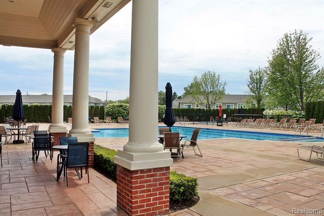 45411 N Stonewood Road, Canton, MI 48187