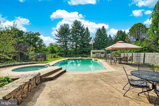 990 ELLIS WOODS RD, Pottstown, PA 19465