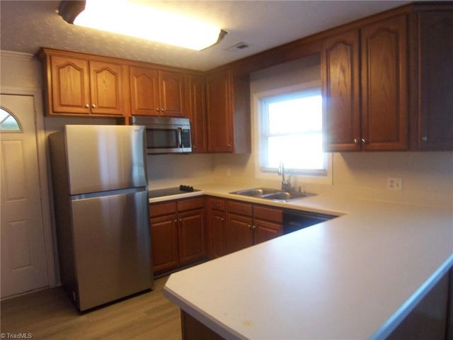 2533 E Woodlyn Way, Greensboro, NC 27407