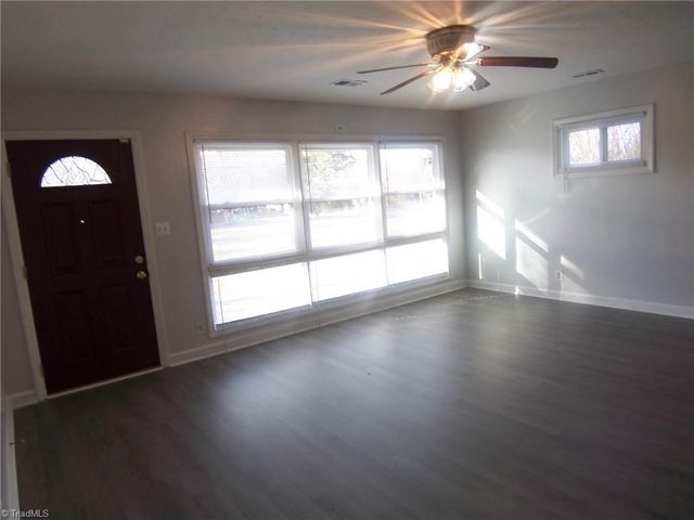 2533 E Woodlyn Way, Greensboro, NC 27407