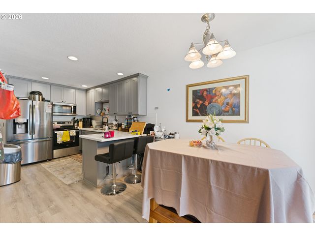 83 Se 176TH Pl, Portland, OR 97233