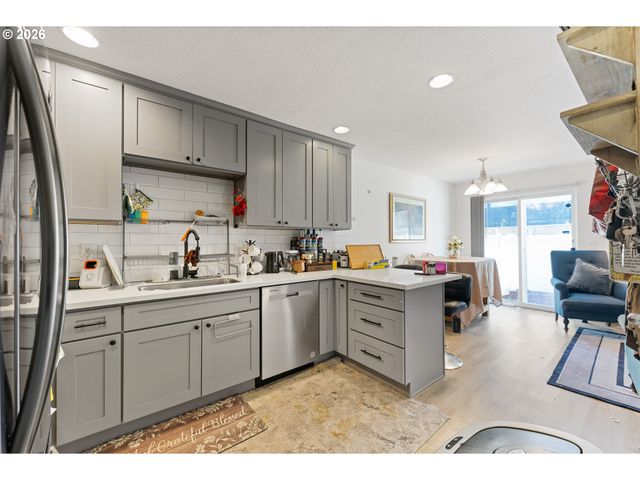 83 Se 176TH Pl, Portland, OR 97233