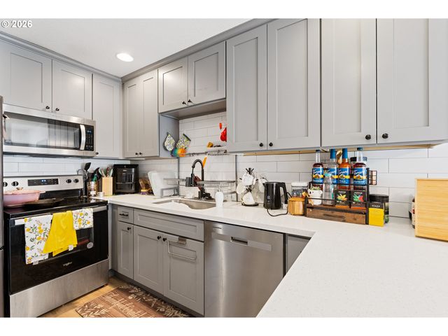 83 Se 176TH Pl, Portland, OR 97233