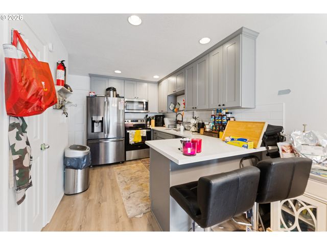 83 Se 176TH Pl, Portland, OR 97233