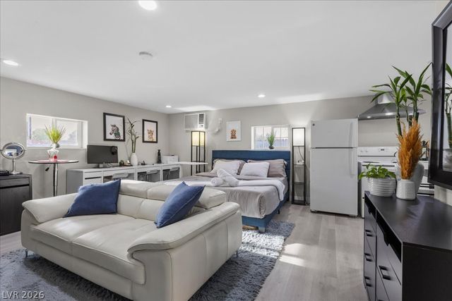 7061 South Valley View Boulevard, Las Vegas, NV 89118