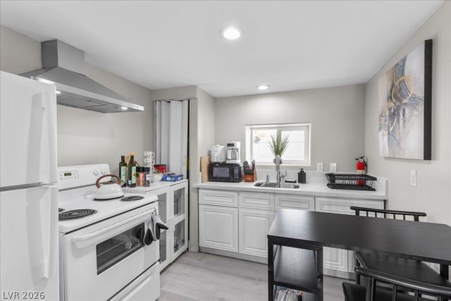 7061 South Valley View Boulevard, Las Vegas, NV 89118