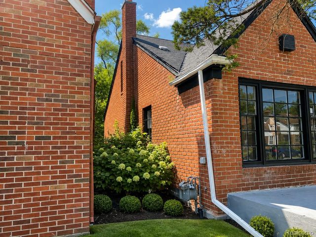 15711 Birwood Street, Detroit, MI 48238