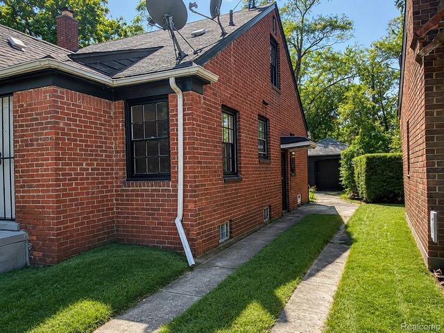 15711 Birwood Street, Detroit, MI 48238