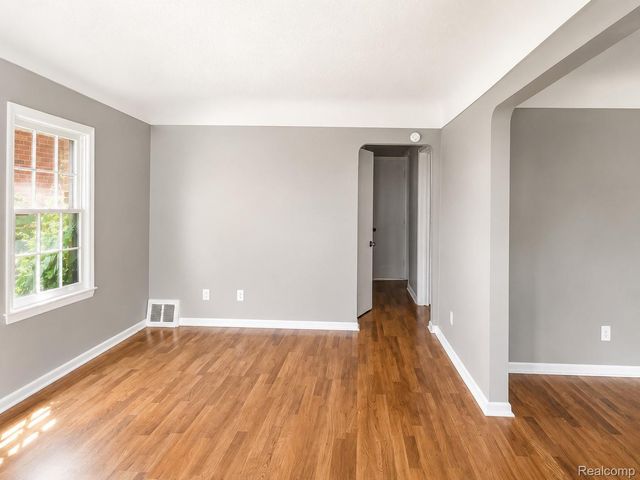 15711 Birwood Street, Detroit, MI 48238