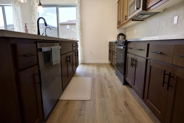 3276 Oak Trail Dr, Manteca, CA 95337