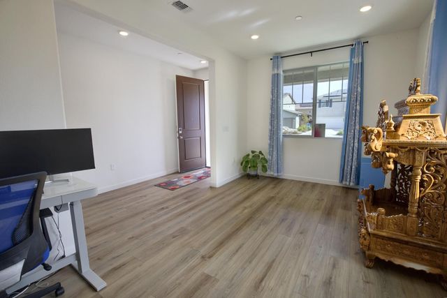 3276 Oak Trail Dr, Manteca, CA 95337