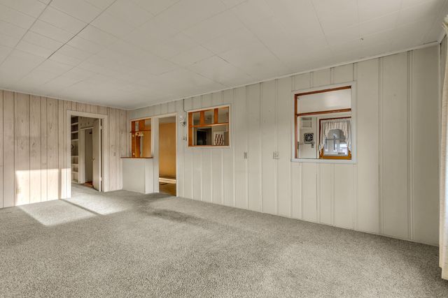1048 W Harbeck Road, Grants Pass, OR 97527