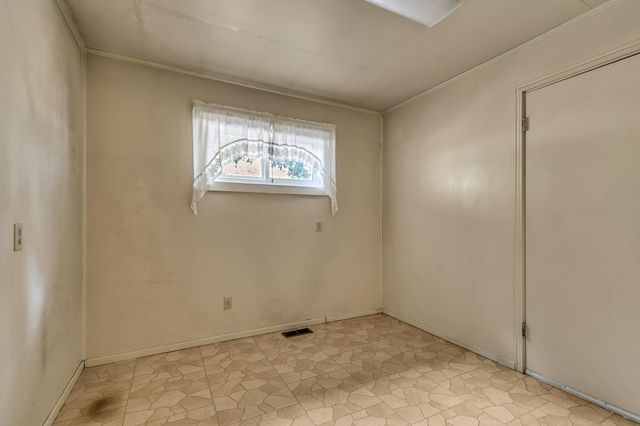 1048 W Harbeck Road, Grants Pass, OR 97527