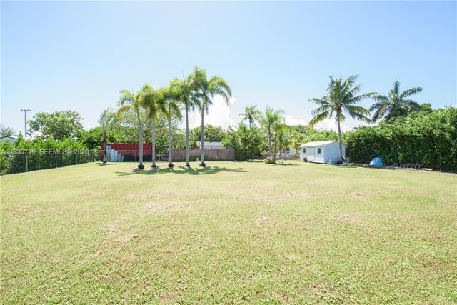 28242 SW 163rd Court, Homestead, FL 33033