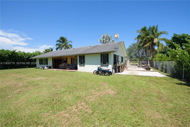 28242 SW 163rd Court, Homestead, FL 33033