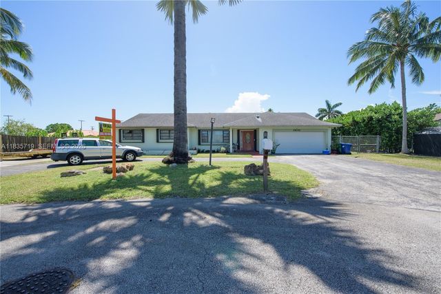 28242 SW 163rd Court, Homestead, FL 33033