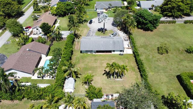 28242 SW 163rd Court, Homestead, FL 33033