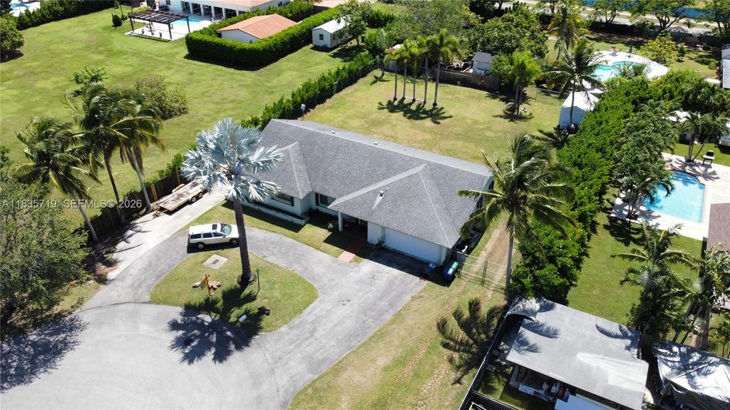 28242 SW 163rd Court, Homestead, FL 33033