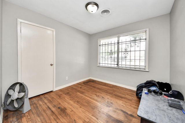 7450 Lakewood Drive, Houston, TX 77016