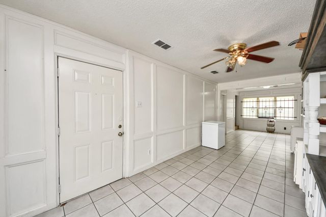 7450 Lakewood Drive, Houston, TX 77016