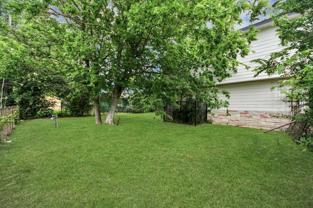 7450 Lakewood Drive, Houston, TX 77016