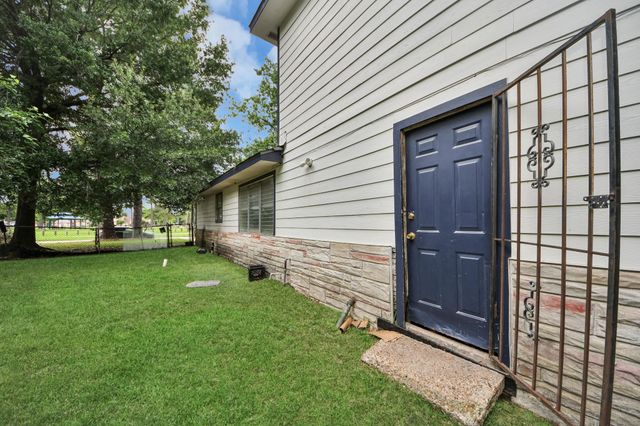 7450 Lakewood Drive, Houston, TX 77016
