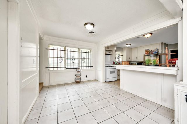 7450 Lakewood Drive, Houston, TX 77016