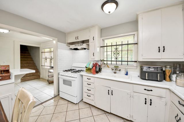7450 Lakewood Drive, Houston, TX 77016