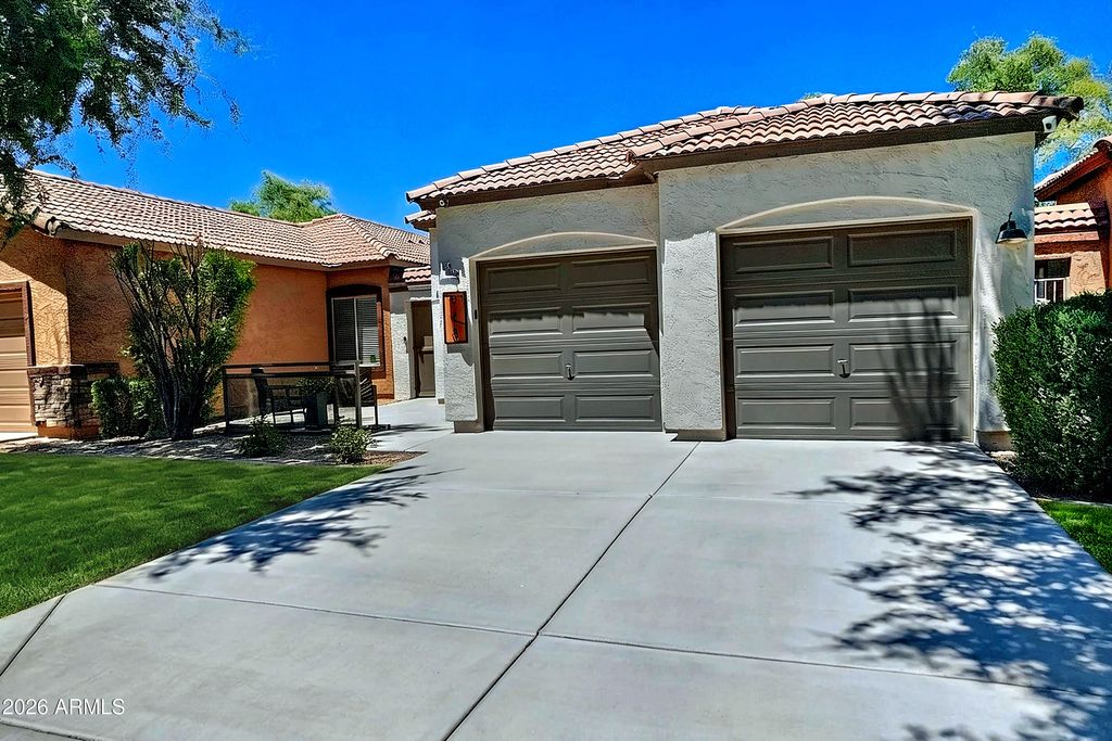 948 S BANNING Street, Gilbert, AZ 85296 — photo 2