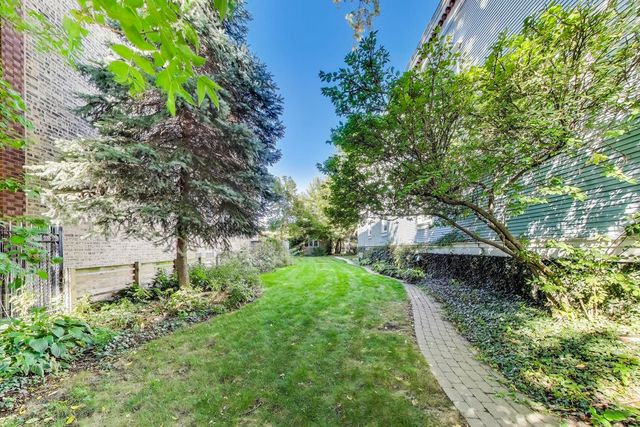 2524 W Winnemac Avenue, Chicago, IL 60625