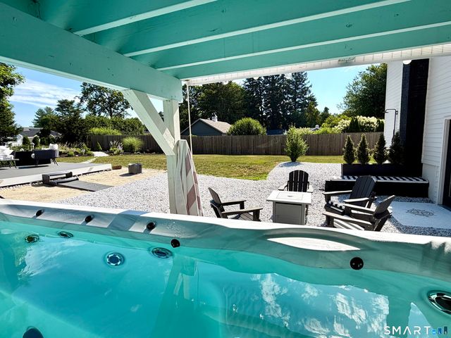 17 College Street, Old Saybrook, CT 06475