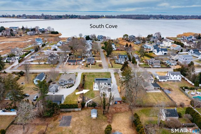 17 College Street, Old Saybrook, CT 06475