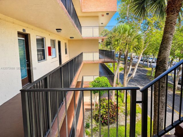 3141 NW 47th Terrace 324, Lauderdale Lakes, FL 33319