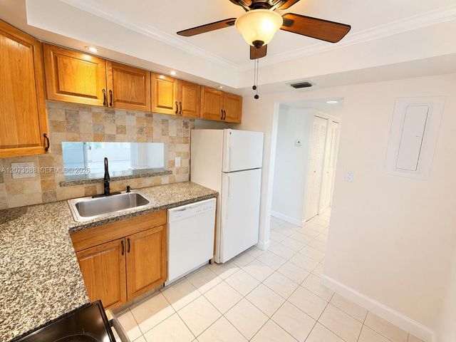 3141 NW 47th Terrace 324, Lauderdale Lakes, FL 33319