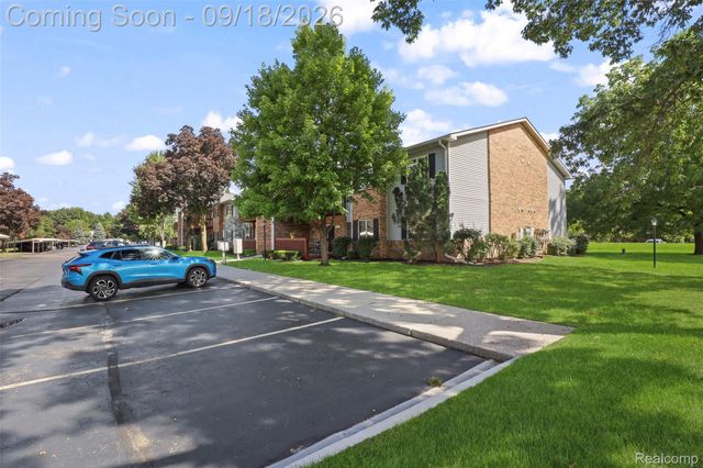 1226 Shoemaker Drive 35, Westland, MI 48185
