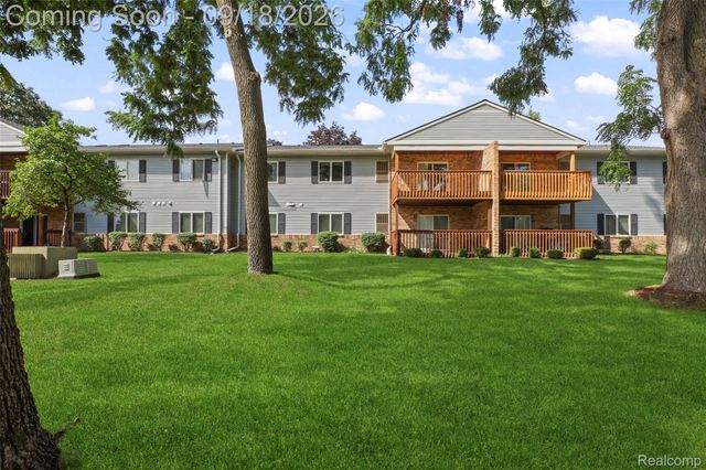 1226 Shoemaker Drive 35, Westland, MI 48185