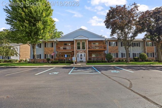 1226 Shoemaker Drive 35, Westland, MI 48185