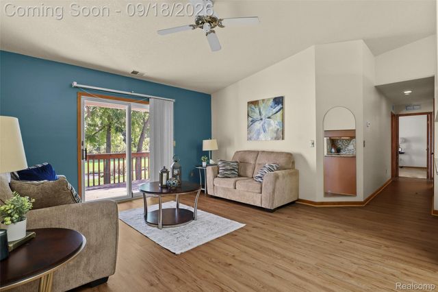 1226 Shoemaker Drive 35, Westland, MI 48185