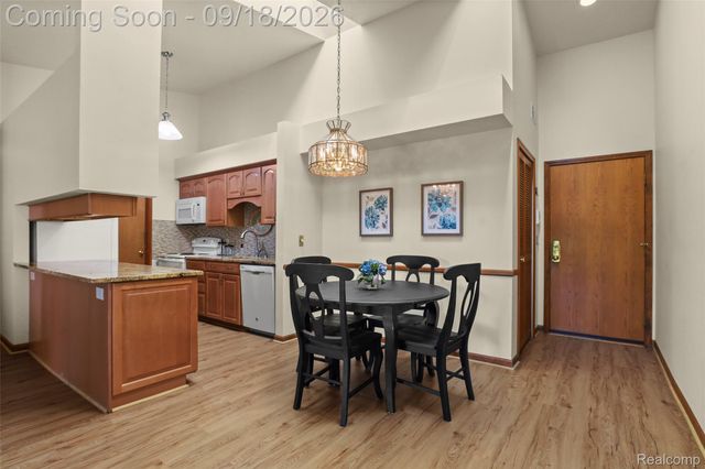 1226 Shoemaker Drive 35, Westland, MI 48185