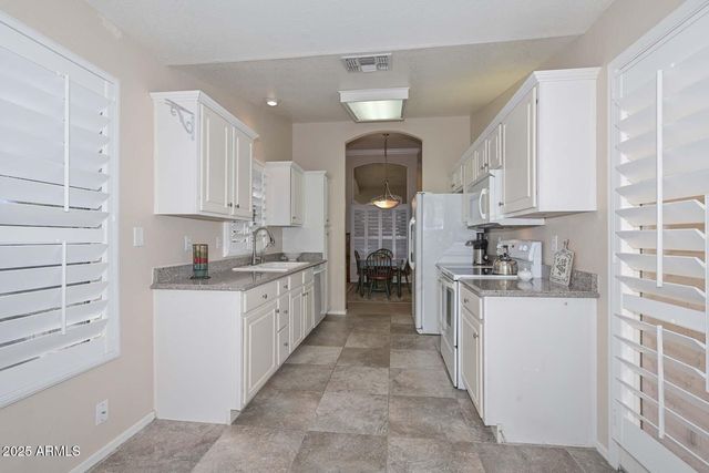 19403 N 83RD Drive, Peoria, AZ 85382